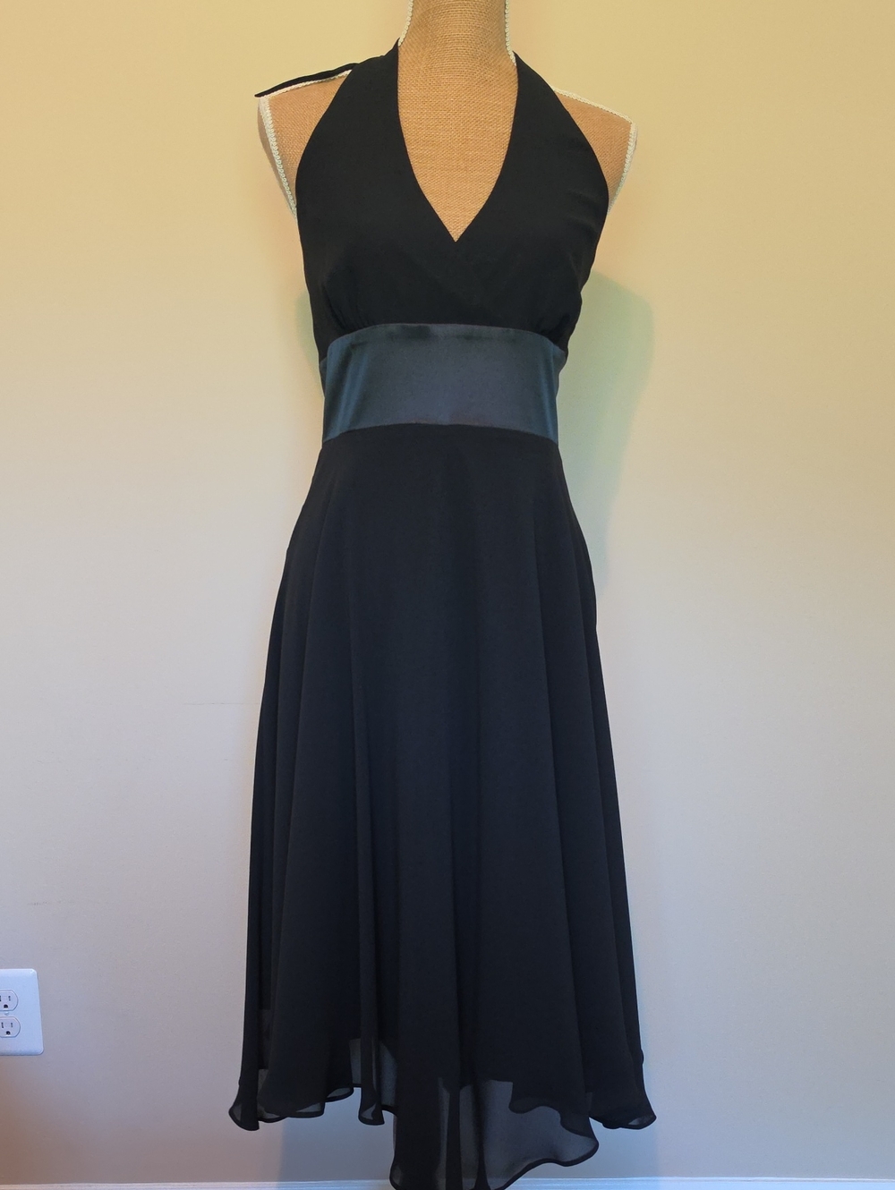 NEW LOOK - Black Halter Midi Dress with Satin Waistband - Women's Evening Dress